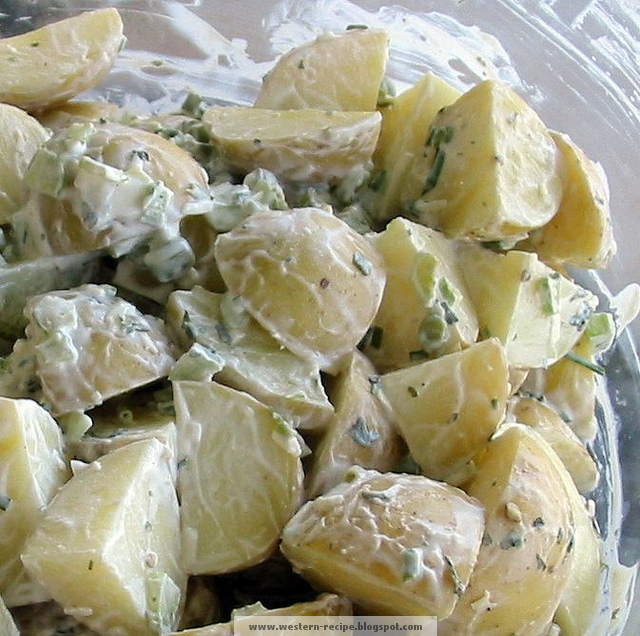 Western Food Recipe Potato Salad with Garlic Mayonnaise And Chives