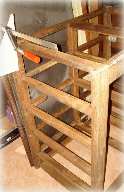 EL DESVÁN DE LOS TRASTUCOS: DE ROPERO A APARADOR