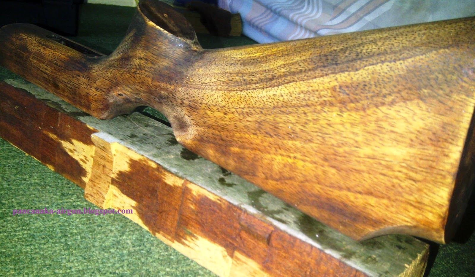 Pancanaka Airgun Works Refinish Popor Kayu dengan Wiping Varnish