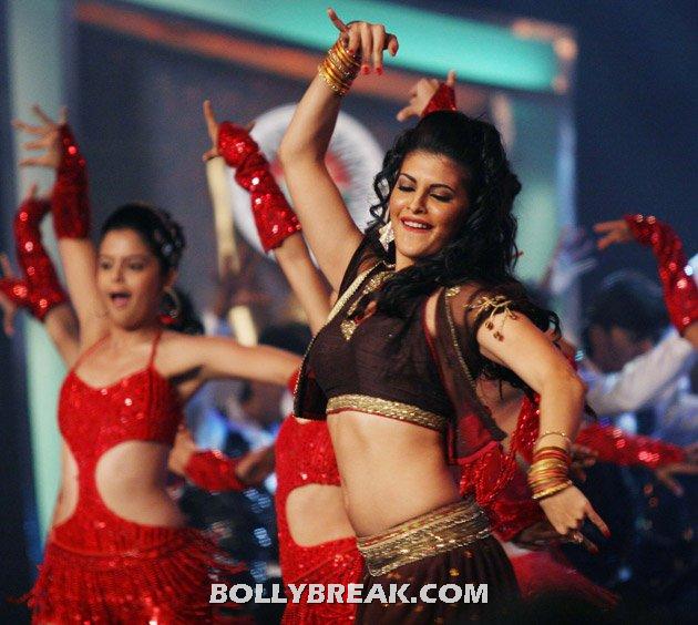 Jacqueline fernandez dancing - (8) -  Jacqueline Fernandez : RANDOM HOT PICS