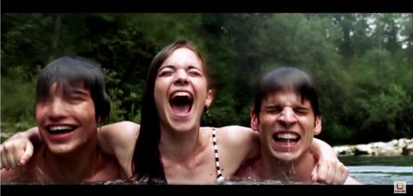 Un bacio: canzone trailer e info film | Estratti