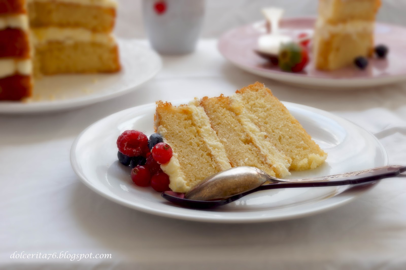 Dolce Rita Sour Cream, Vanilla and Red Berries Cake