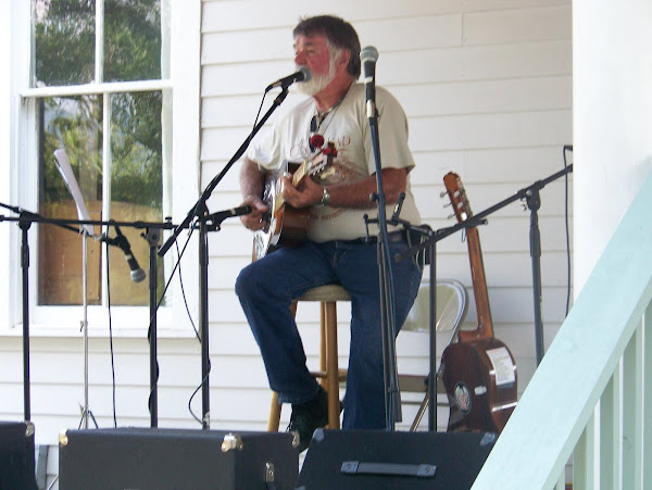 Don Byers performing