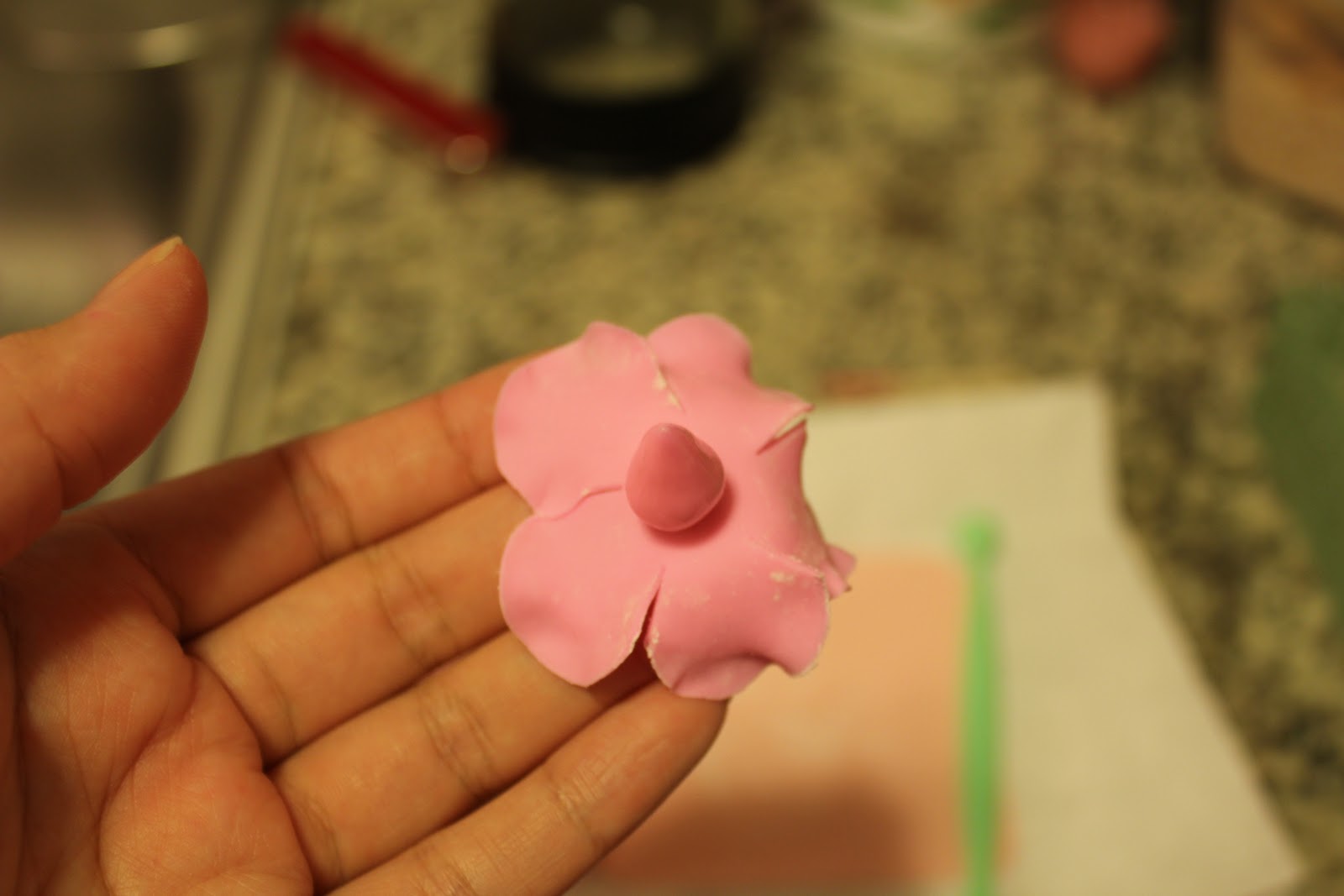 Gwen's Kitchen Creations Fondant Roses Tutorial