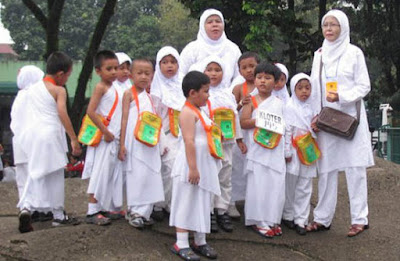 TK Bina Insan Mandiri Gelar Peragaan Manasik Haji 