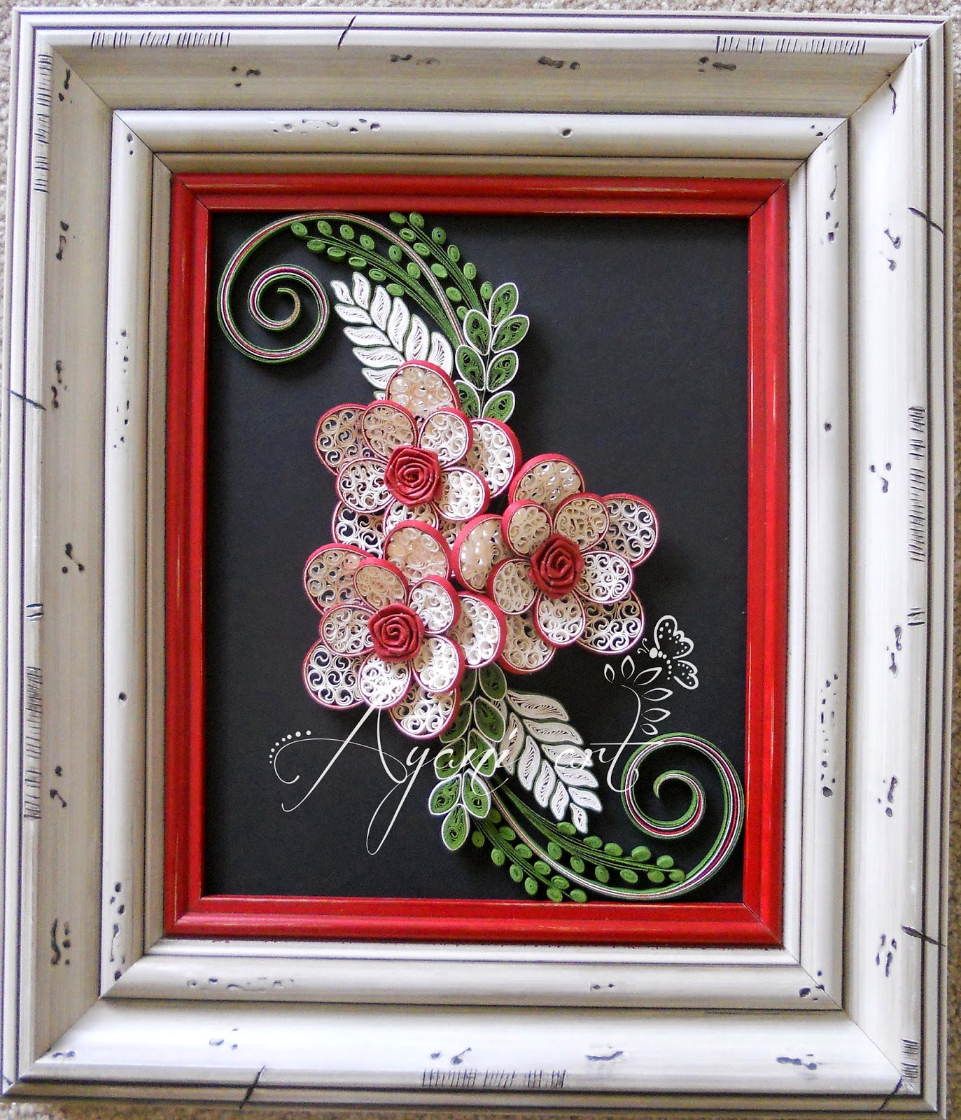 Ayani art Vintage quilling in red, cream and green