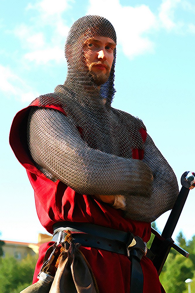 LIVING THE HISTORY Eleanor of Aquitaine, Raymond of Poitiers and the