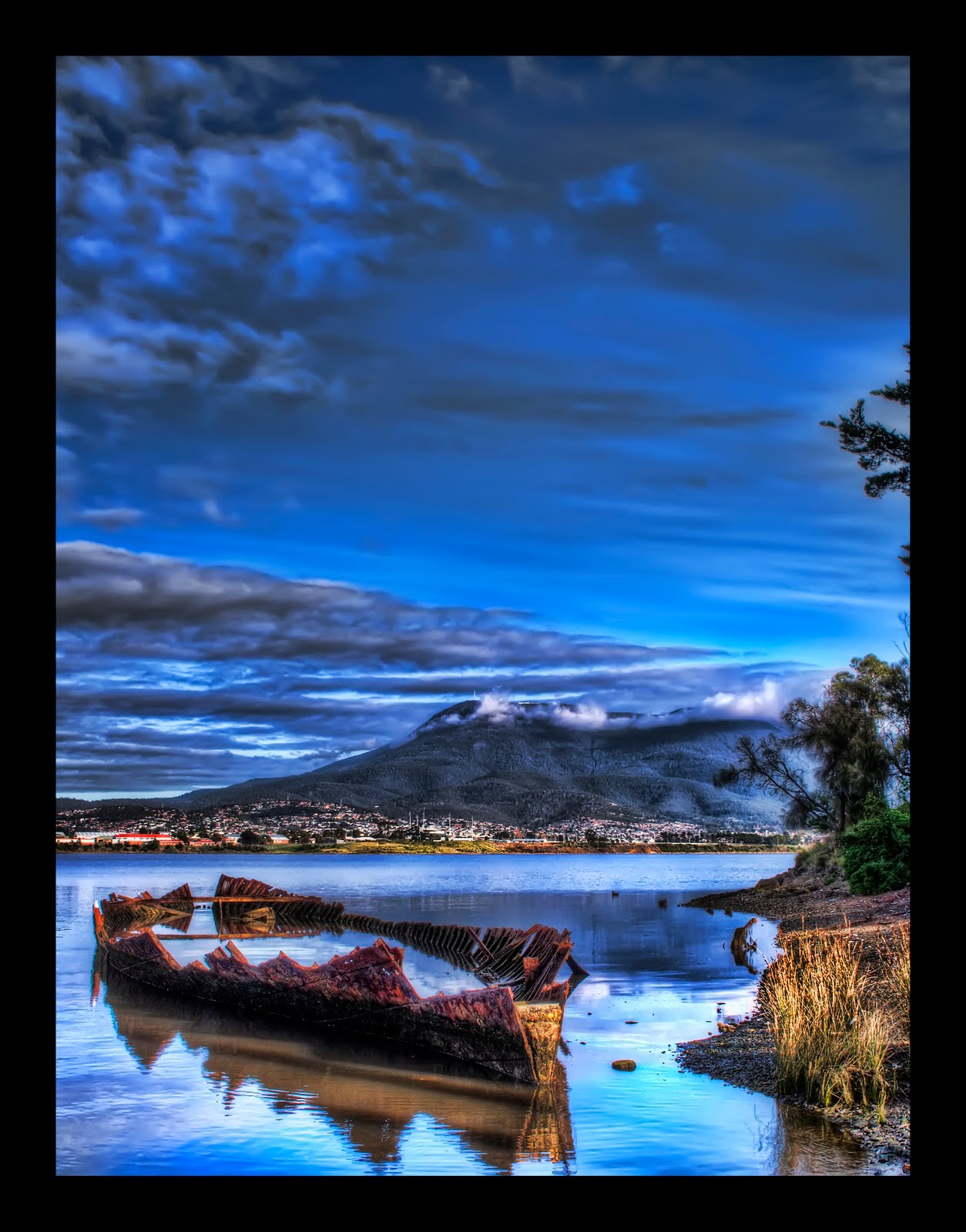 HDR Hobart Otago Bay Shipwreck/Mount Wellington HDR