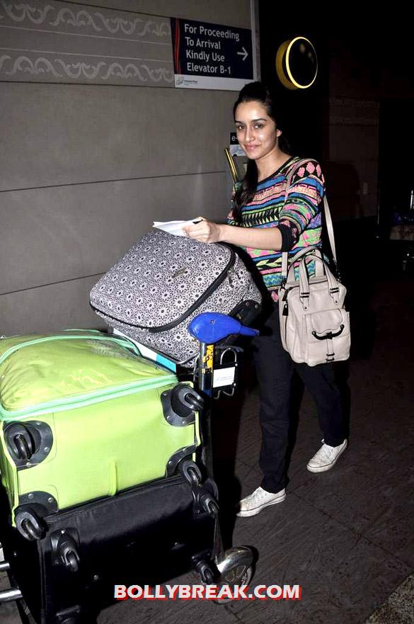 Shraddha Kapoor - (3) - Shraddha Kapoor snapped at Mumbai Airport