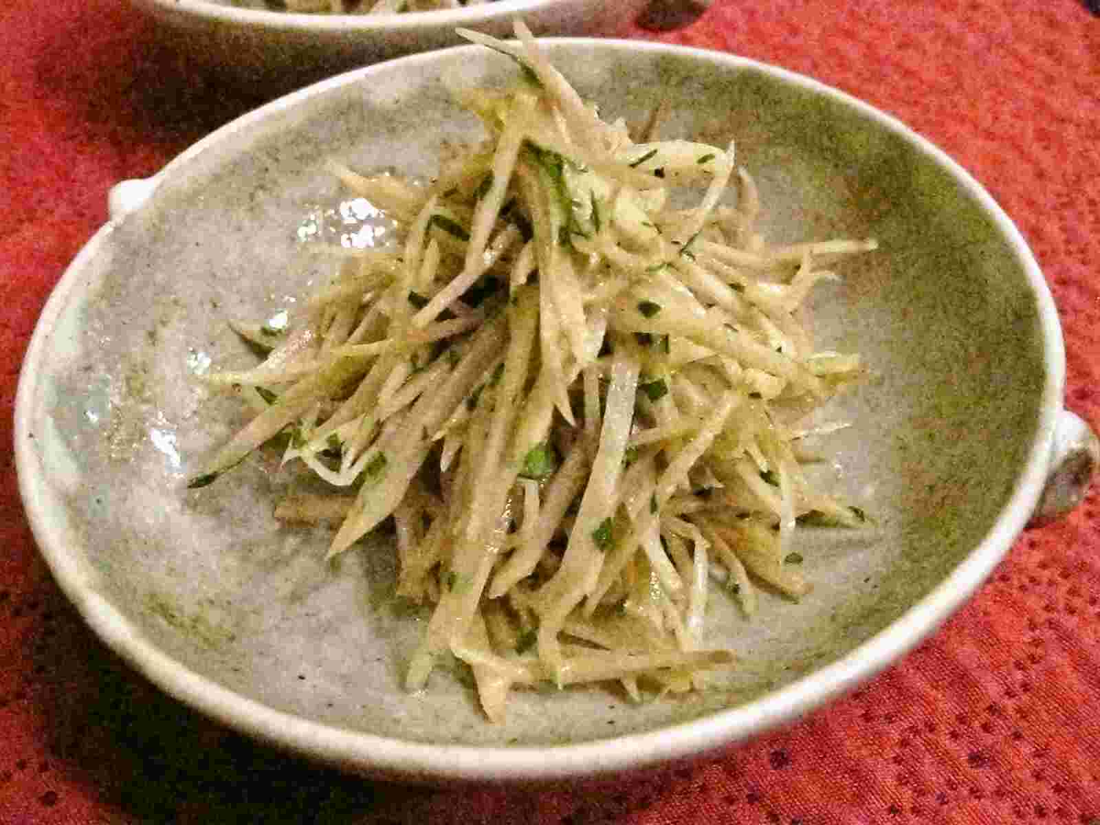 Recipes for Tom Gobo sarada / burdock root salad with soy sauce lemon mayonnaise dressing