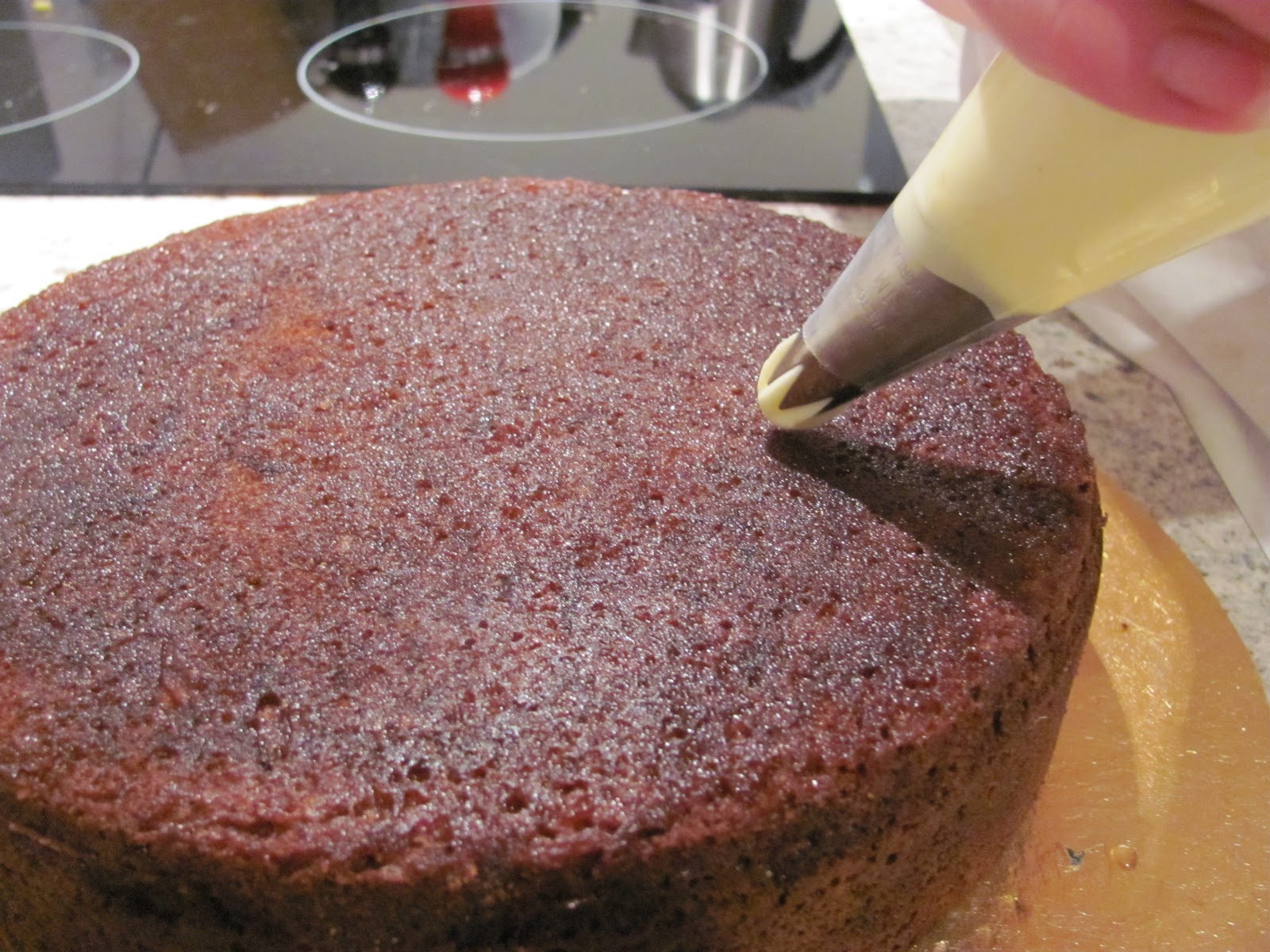 Mrs Cake How to Pipe Icing Roses