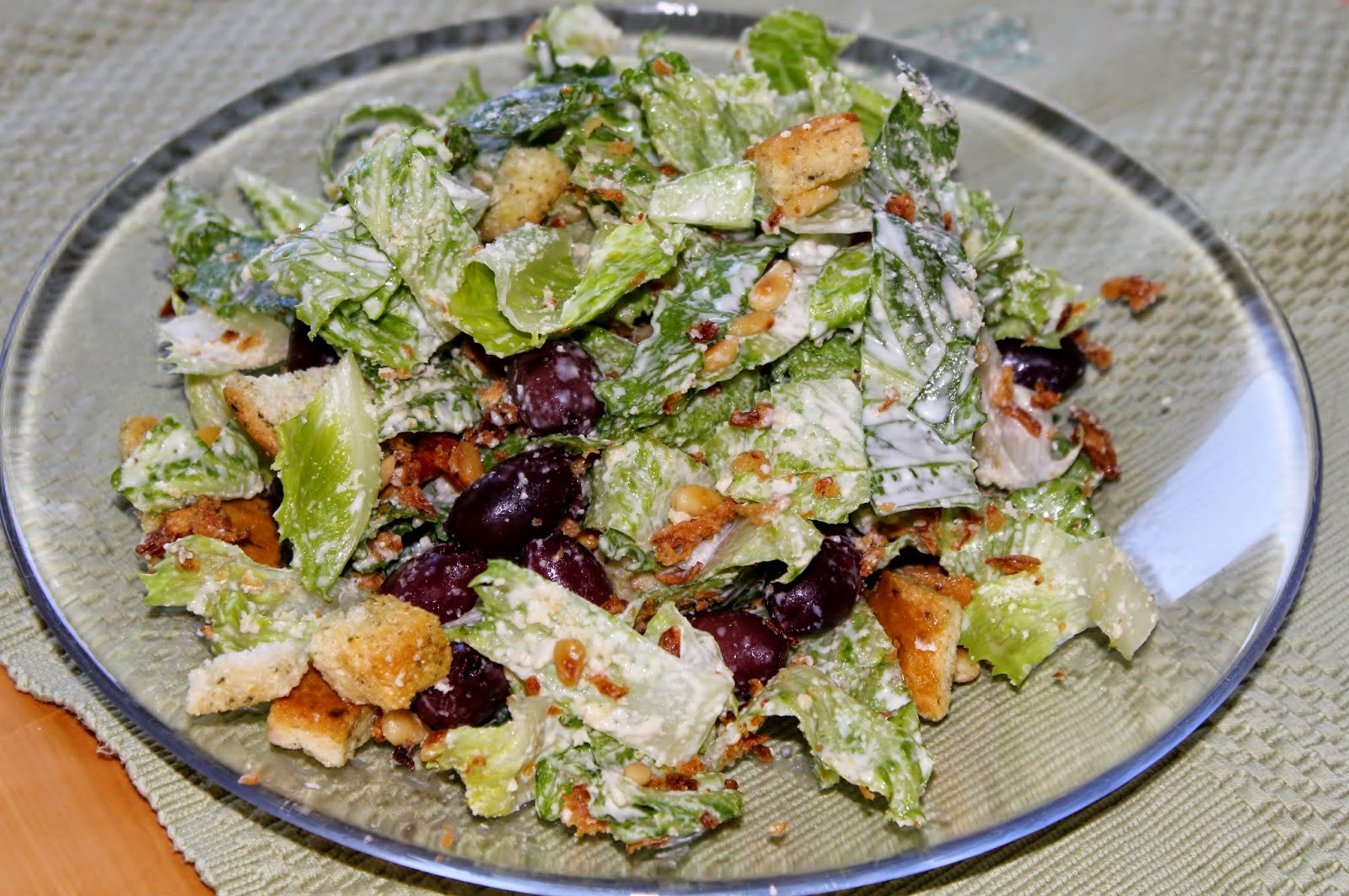 Huvilaelämää ja mökkiruokaa Helppo Caesarsalaatti cosmopolitan tai roomansalaatista