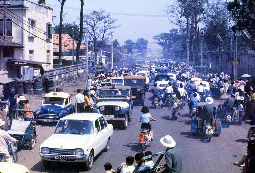 Nam Ròm Hình xưa Sài Gòn có bến Chương Dương, Có Dinh