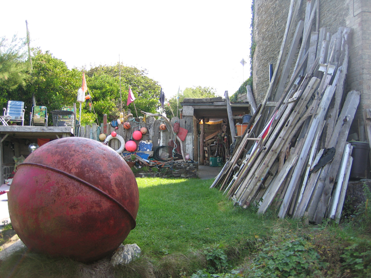 Footless Crow: August 2012