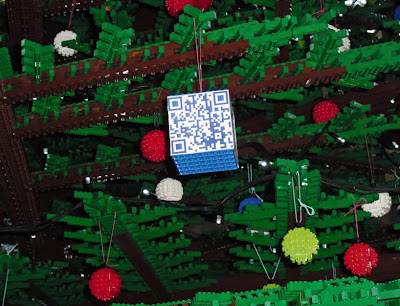 http://3.bp.blogspot.com/-DkvEGnsoGfk/TtR-bWKnzmI/AAAAAAACjU4/05d9atJbWro/s400/largest-lego-christmas-tree-04.jpg