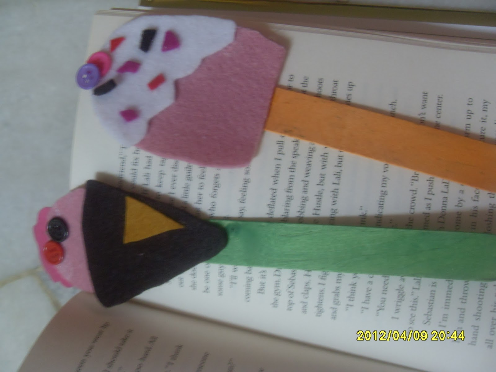 uR BOOK CHARMS Fancy Bookmarks