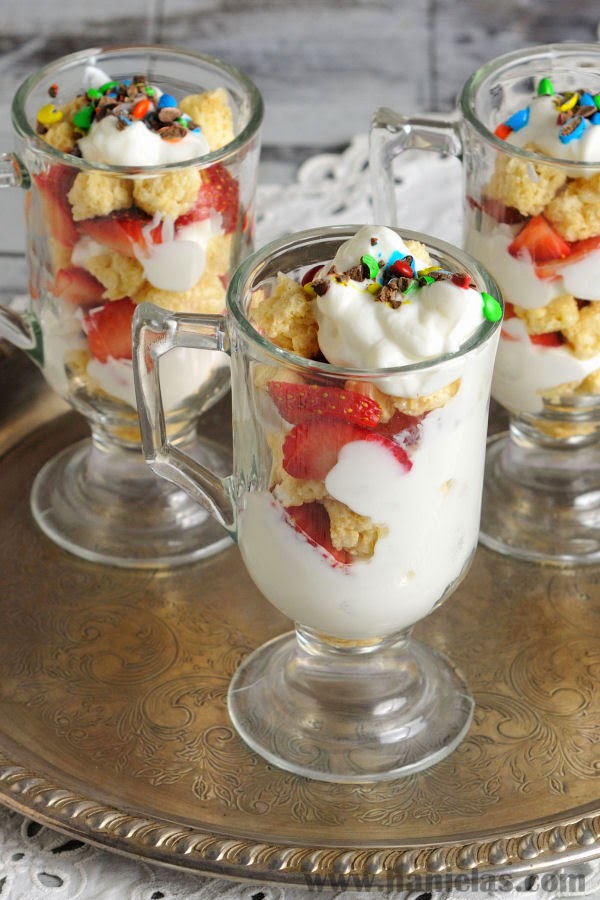 Haniela's Kellogg’s® Rice Krispies Treats® Strawberry Yogurt Trifle