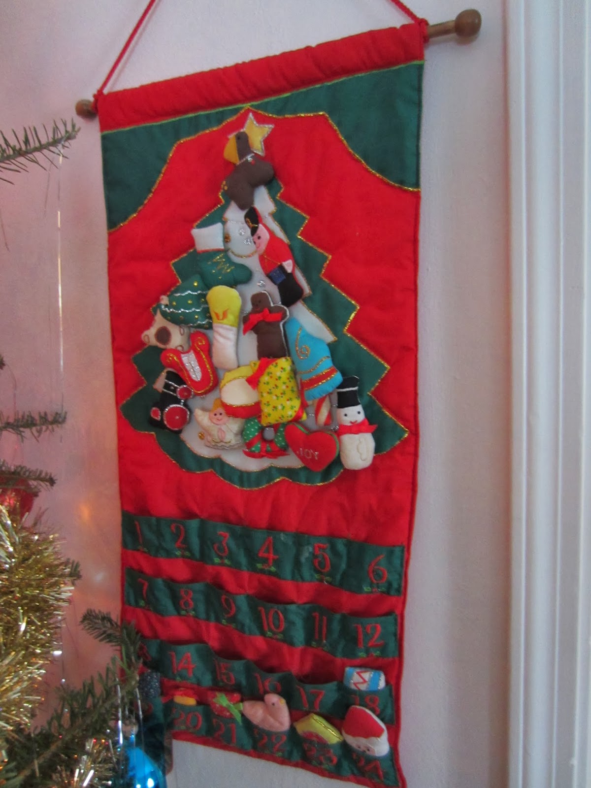 Splendor in the Home Ideas for Keeping Advent and Christmas Holy