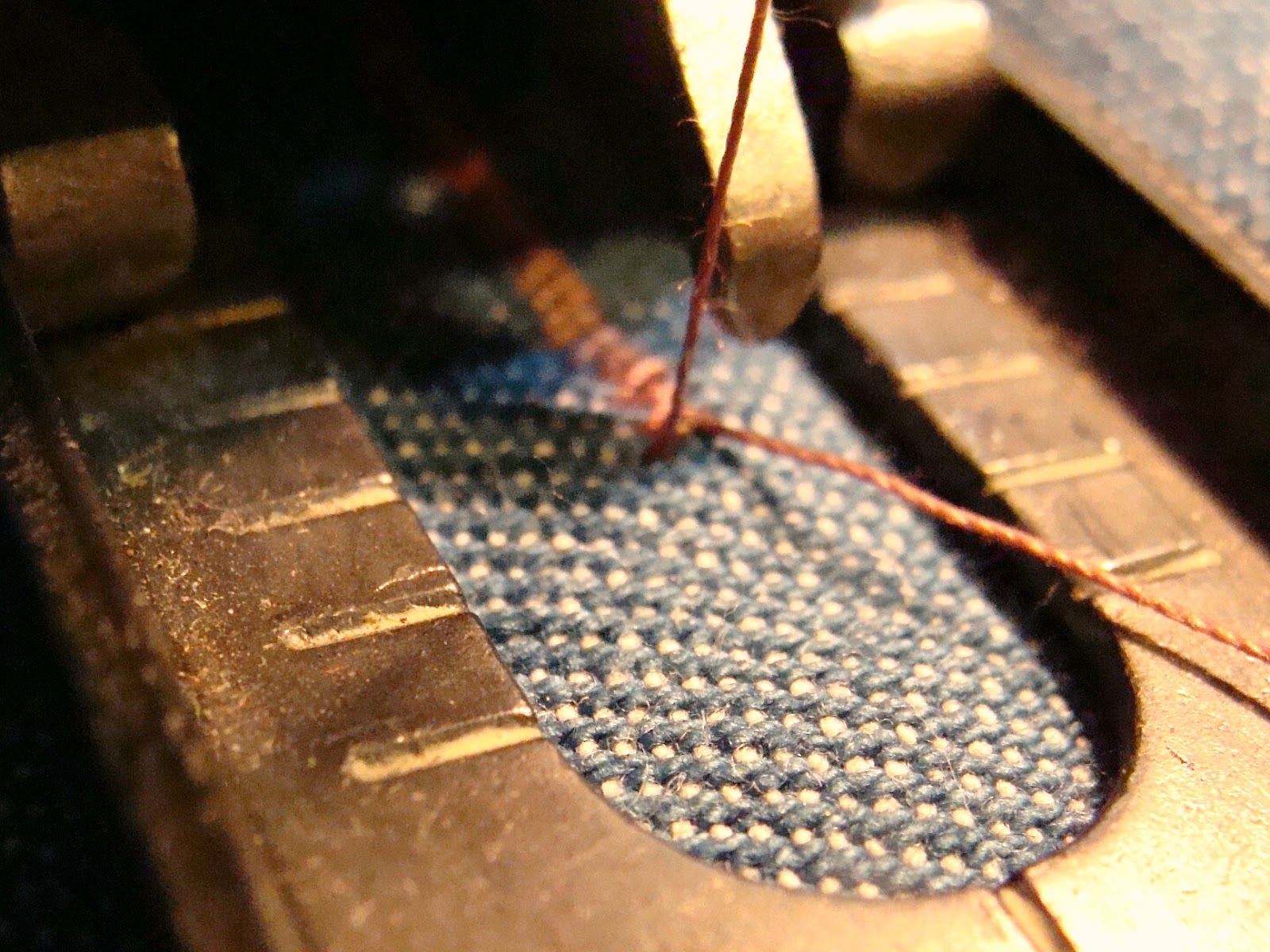 Red Tin Inn Tutorial on using a Singer buttonholer