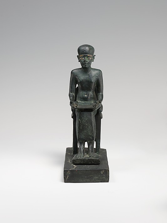 Seated statue of hatshepsut essay