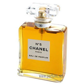 Chanel no 5 hi-res stock photography and images - Page 2 - Alamy