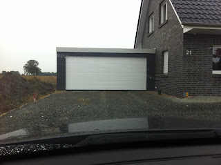 die Häuslebauer: Die Garage ist da