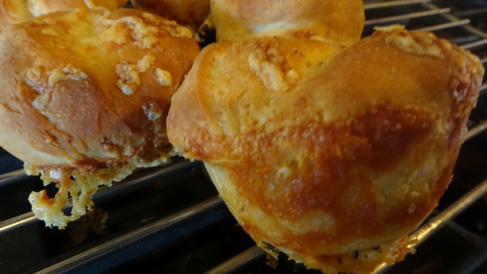 Cathy's Cheesy Onion Buns