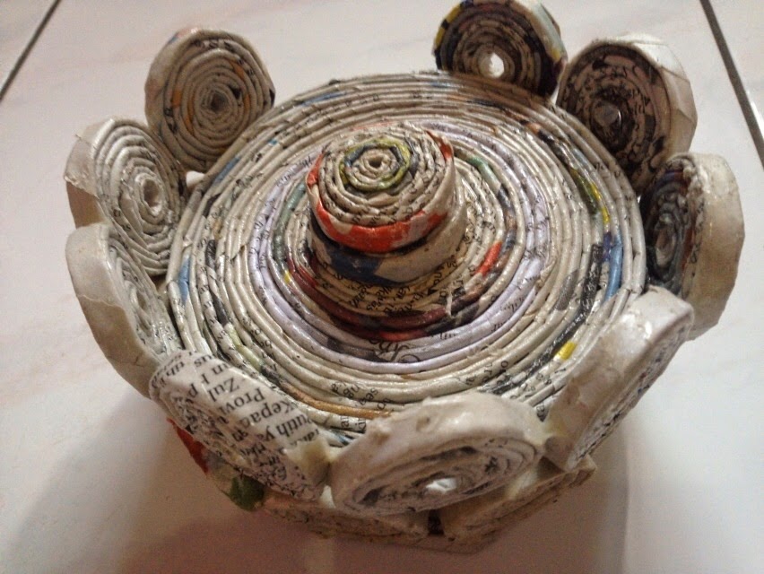 Atiteach Blog's CARA MEMBUAT TEMPAT PERMEN DARI KERTAS KORAN