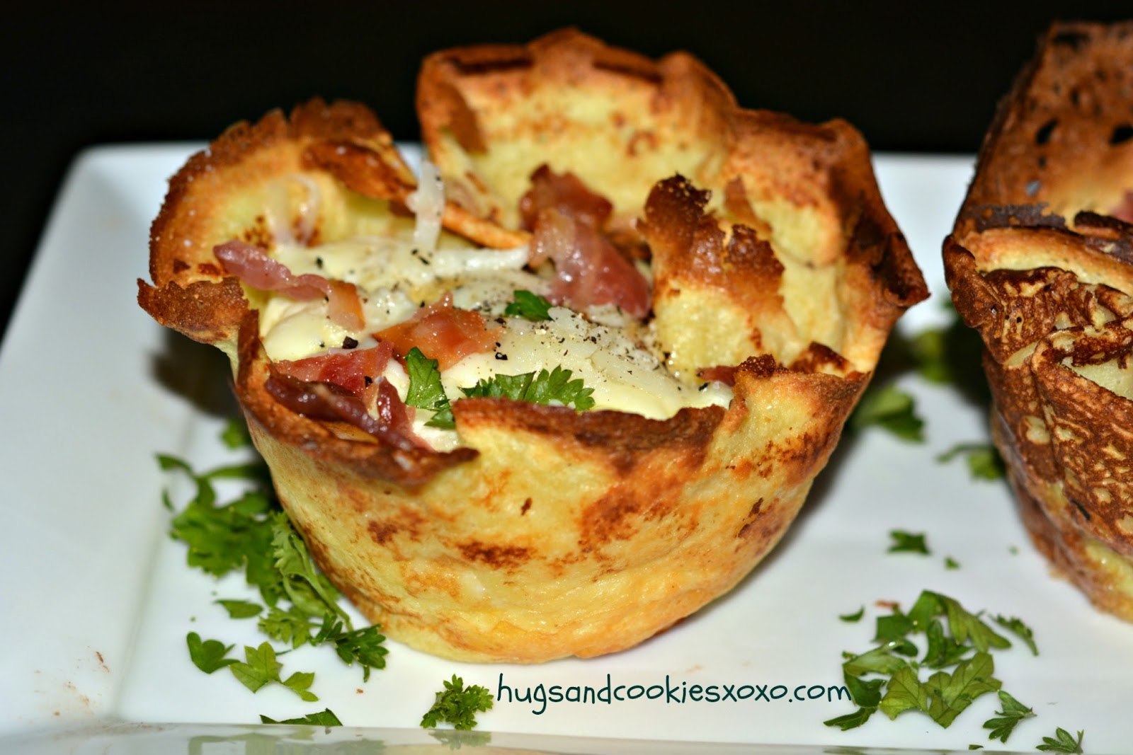 BACON, CHEESE & EGGS BAKED IN CREPE CUPSTHE PERFECT BRUNCH FOOD
