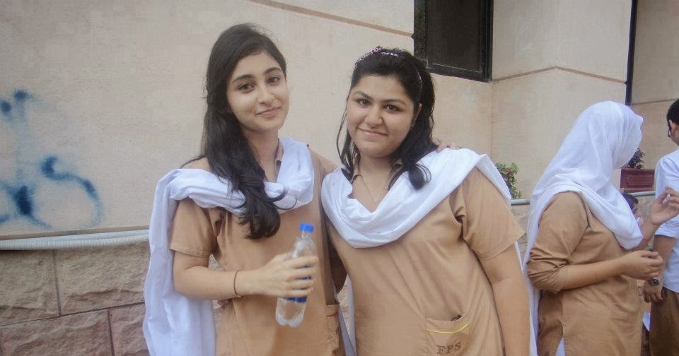 Pakistani Lahore Sweet College Girls In Uniform.
