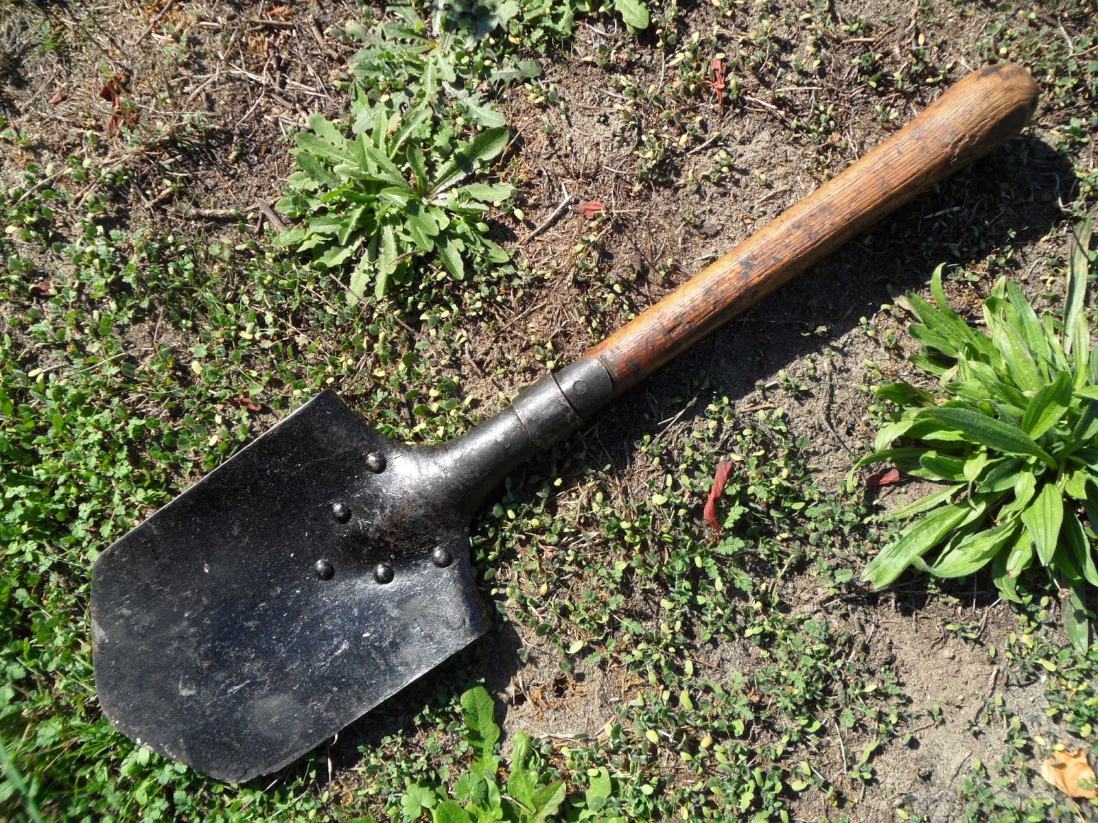 Four Bees AustroHungarian WW1 Trench Spade, Model 1910, Austria Hungary