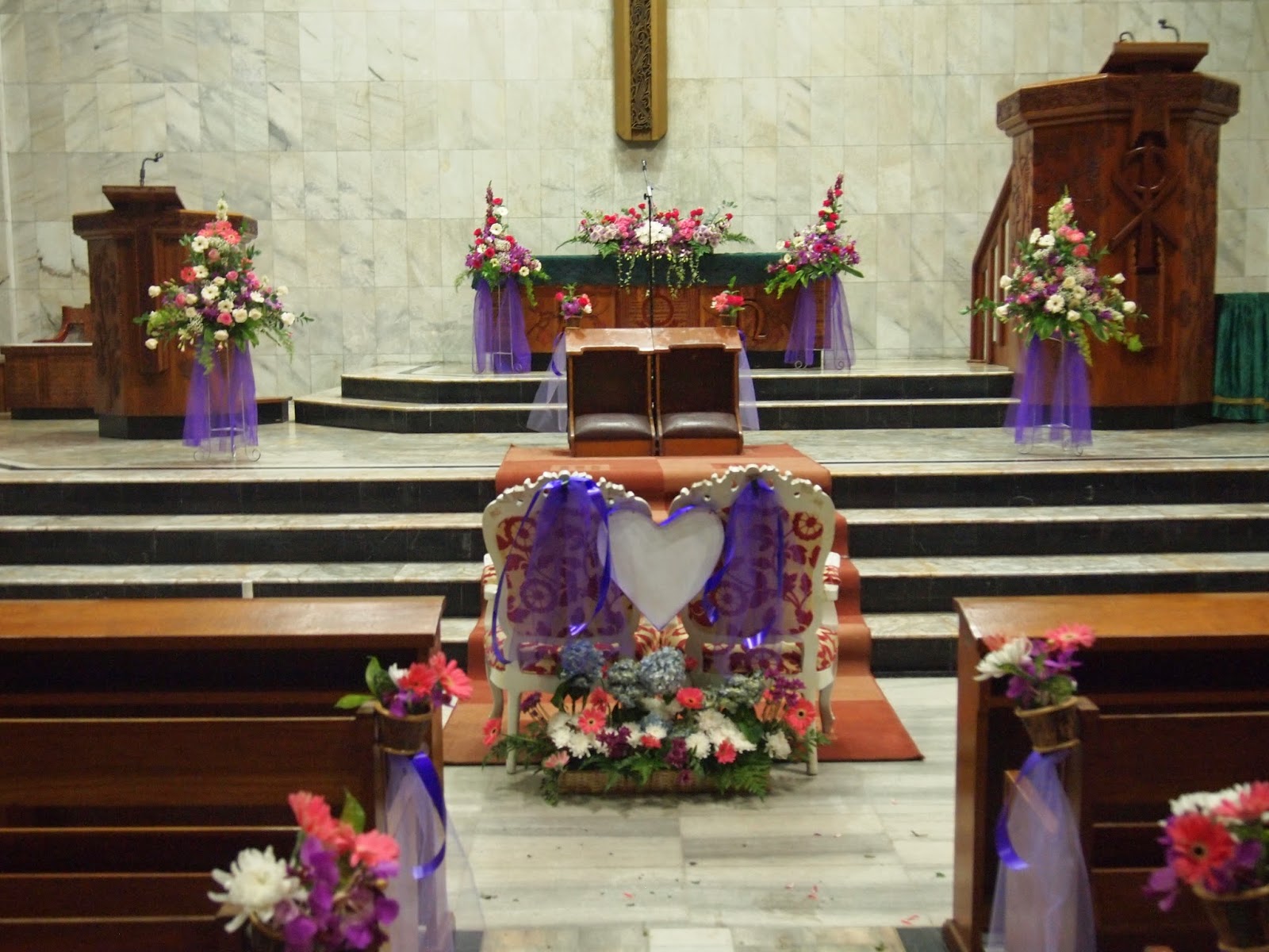 KEIKO FLORIST Dekorasi Pemberkatan Pernikahan di Gereja