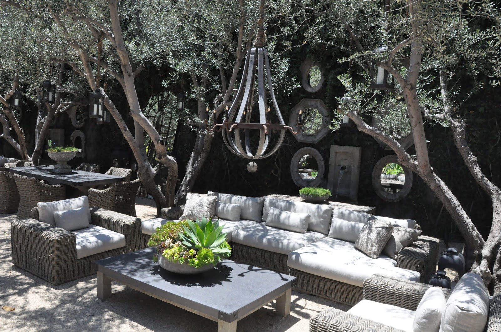Den vita drömgården: restoration hardware en drömbutik för en ...