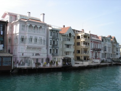 Istanbul Real Estate blog by Serkan YAHYA: Worldwide property traders