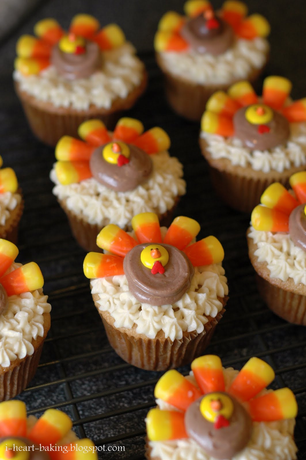 i heart baking!: thanksgiving turkey cupcakes - brown ...