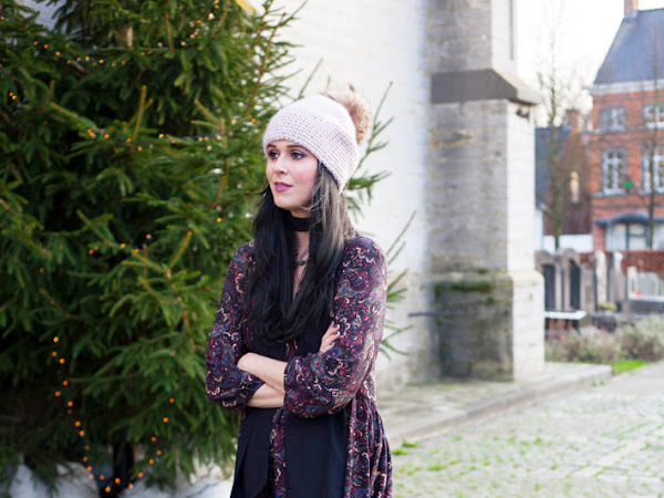 Outfit: 70s paisley dress with knee high boots