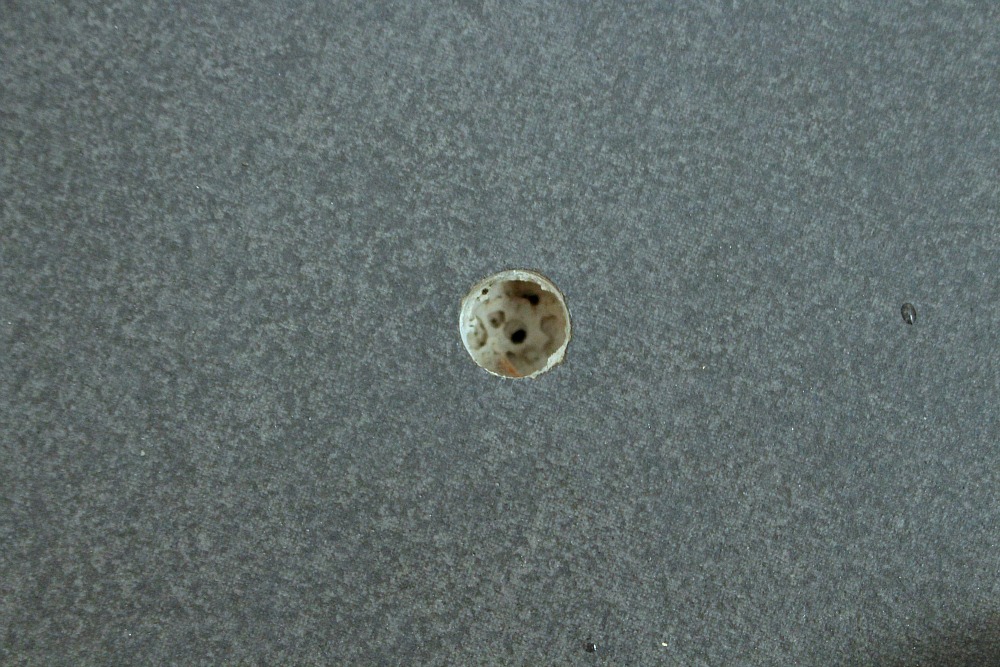 How to Drill a Hole in Ceramic Tile Dans le Lakehouse