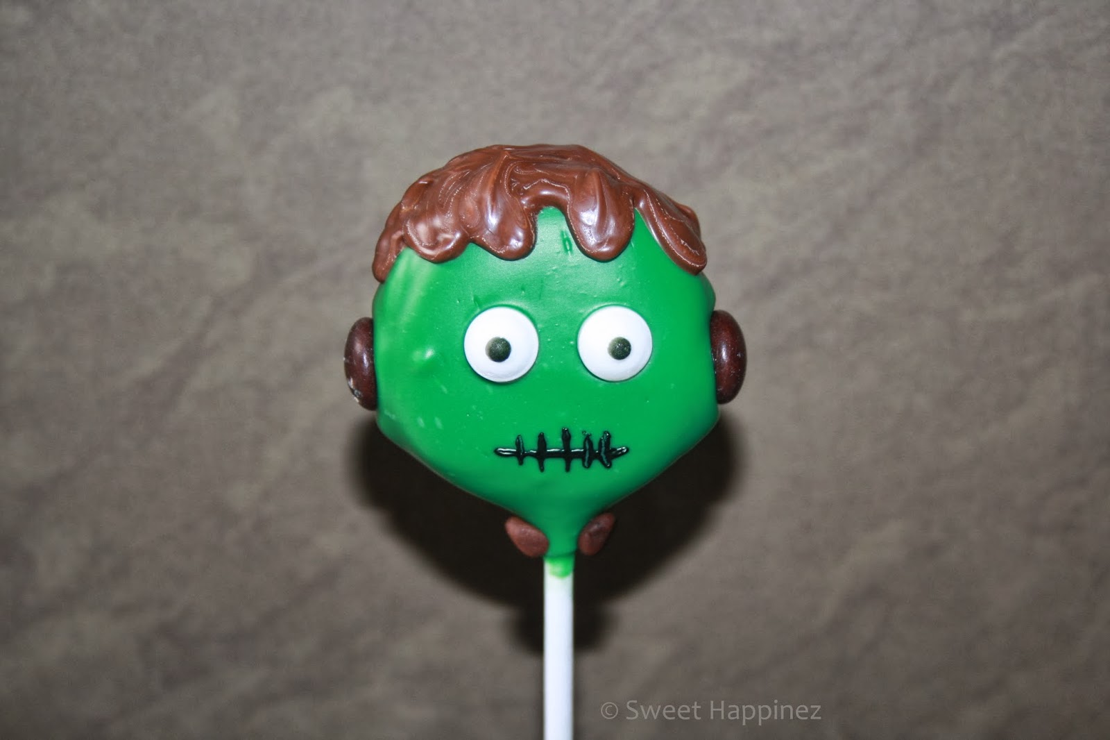 http://3.bp.blogspot.com/-E2zssIdgrHo/UnBMC9AtriI/AAAAAAAAAzk/jj3MhSZf3jw/s1600/Frankenstein+Oreo+Pops+2.JPG