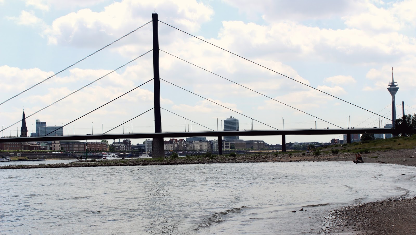 Raceday No 23 Race Am Rhein Dusseldorf