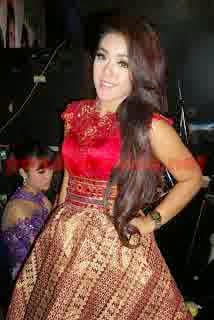Download Lagu Mp3 Edan Turun Devi Aldiva | devi aldiva edan turun new pallapa live pandangan kulon Download Lagu Mp3 Edan Turun Devi Aldiva | devi aldiva edan turun new pallapa live pandangan kulon