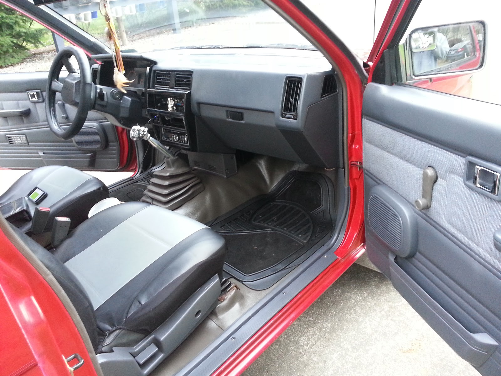B&H Custom Installs Nissan Hardbody Center Console Build