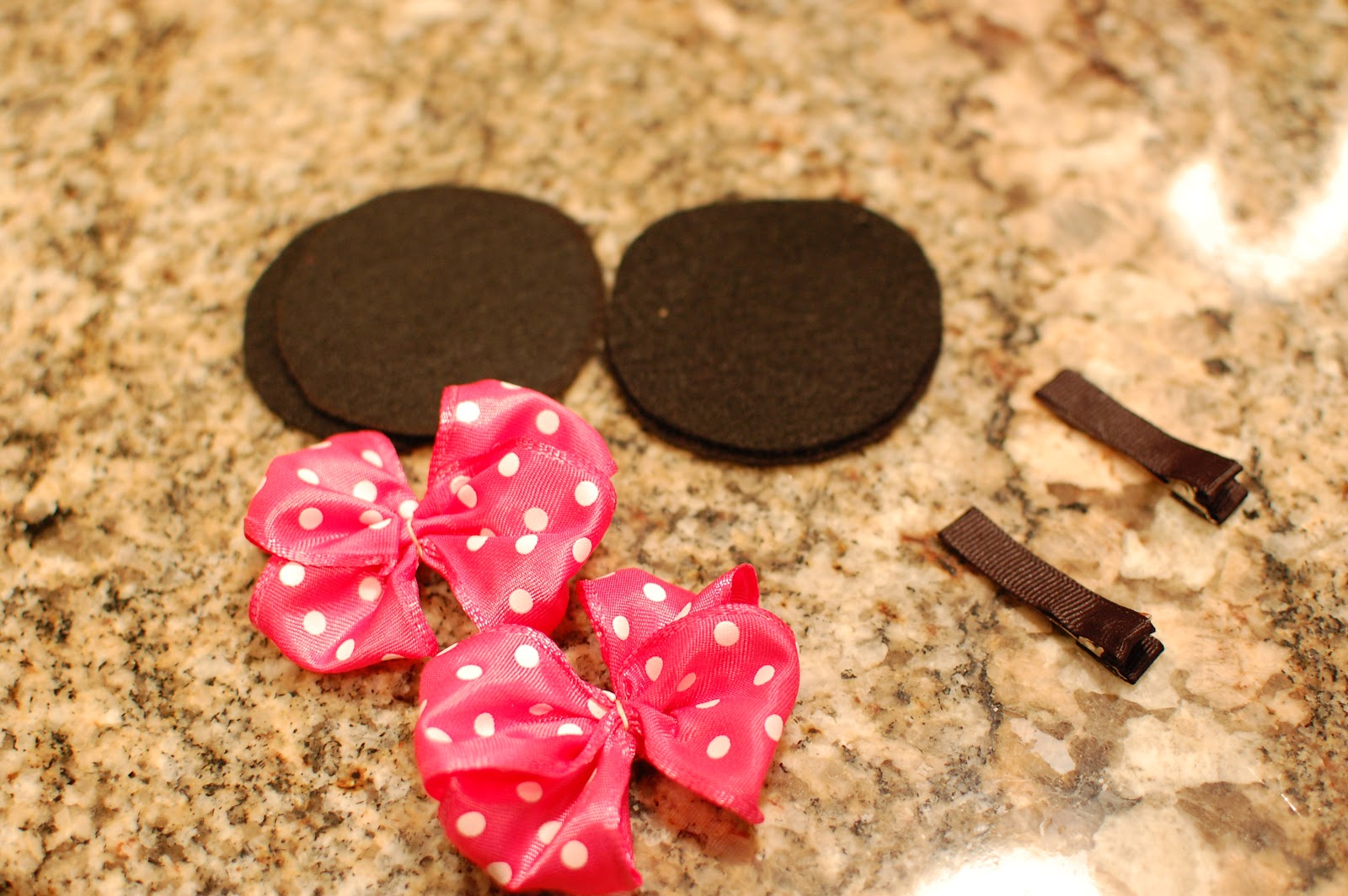 Tutorial Minnie Mouse Ear Hair Clips