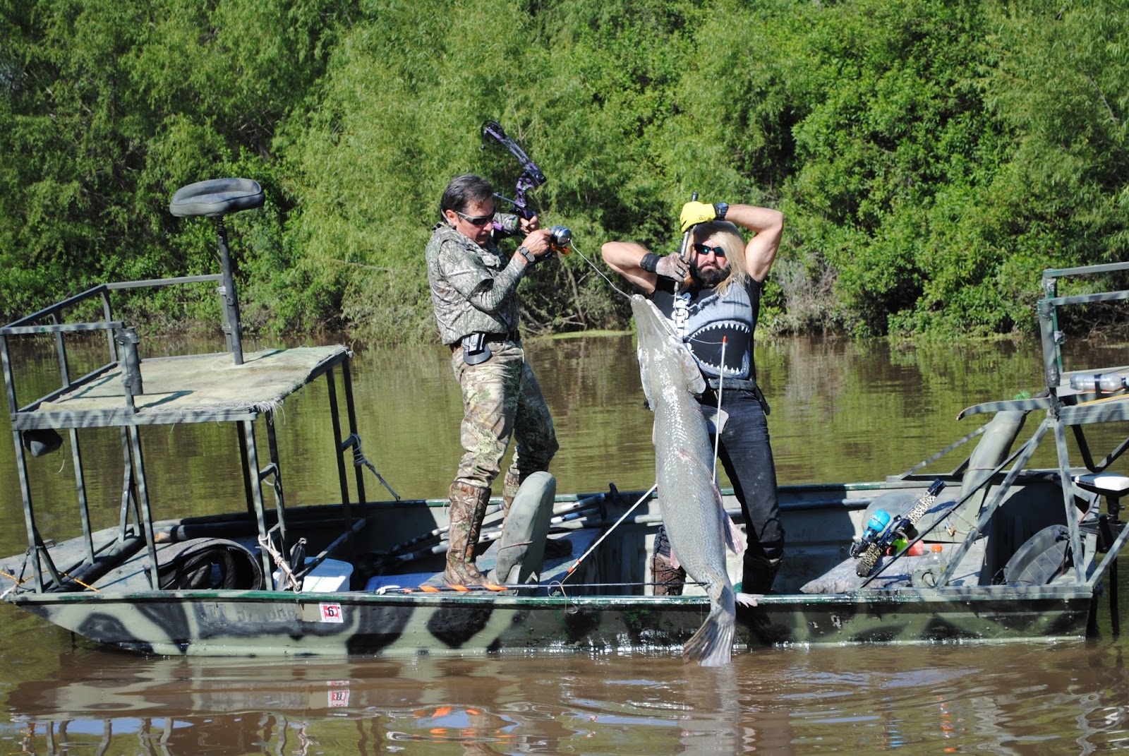The WOOA Reports BowHunting Alligator Gar
