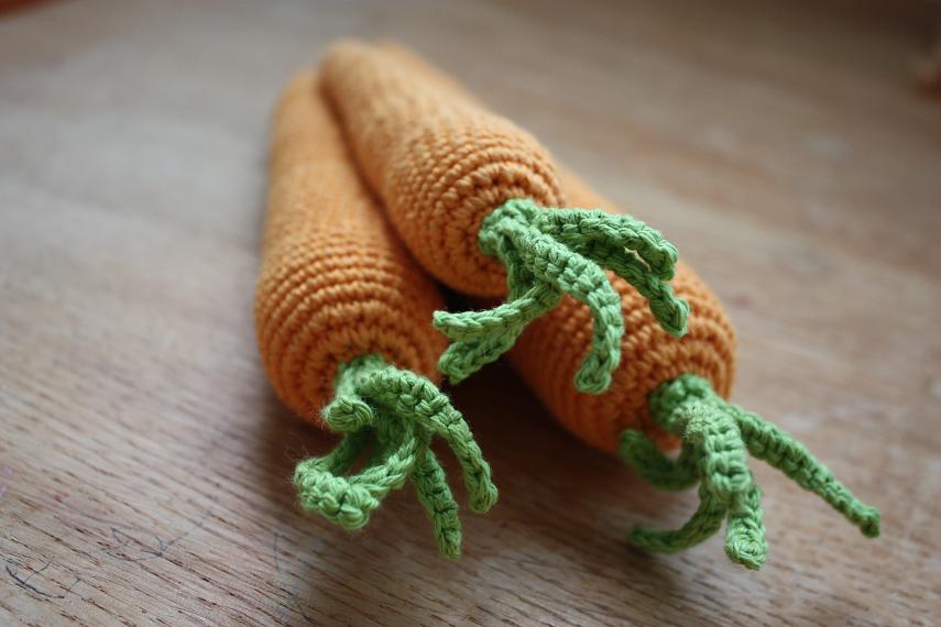 HAPPYAMIGURUMI: Amigurumi carrots -