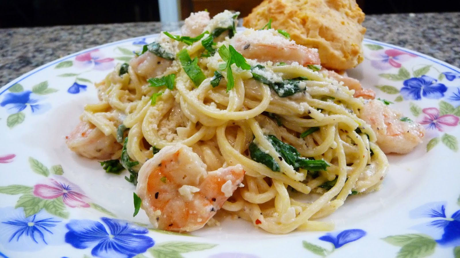 Pasta Alfredo con Camarones y Espinaca Cocina Facil