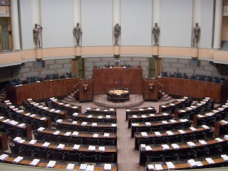 Tyhjä istuntosali (Wikimedia Commons) Tyhjä istuntosali (Wikimedia Commons)