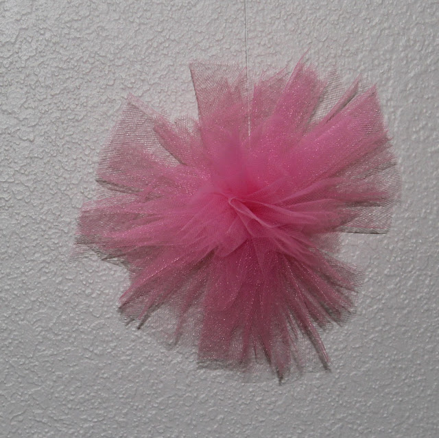 tulle pom-pom tutorial