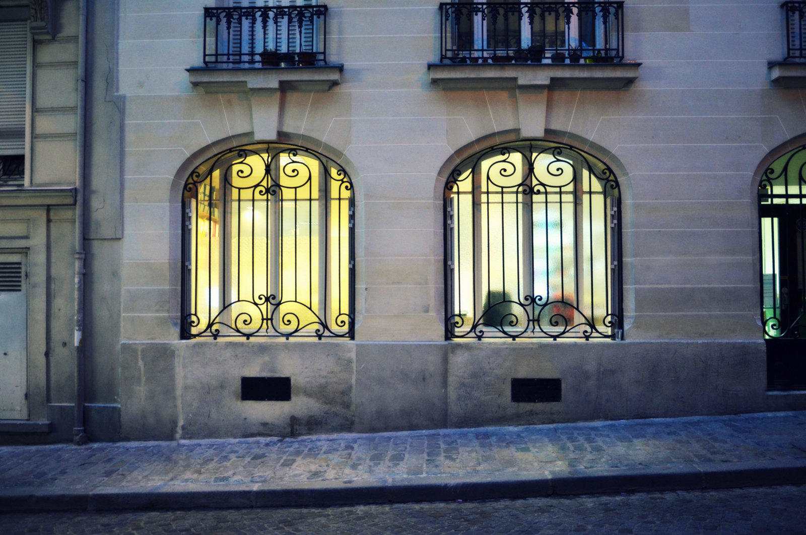 ParisDailyPhoto Window bars