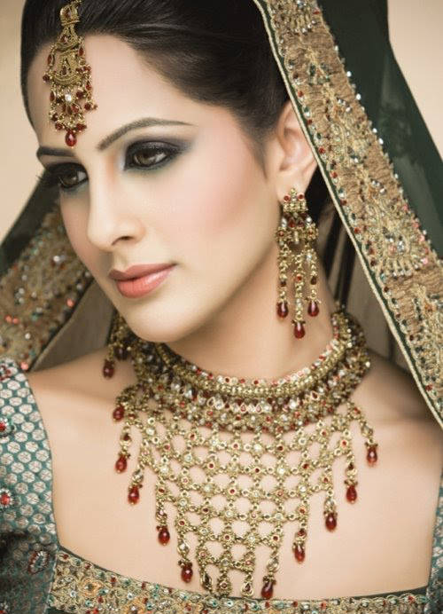 Pakistani and Indian jewelry considered most beautiful jewelry in the world