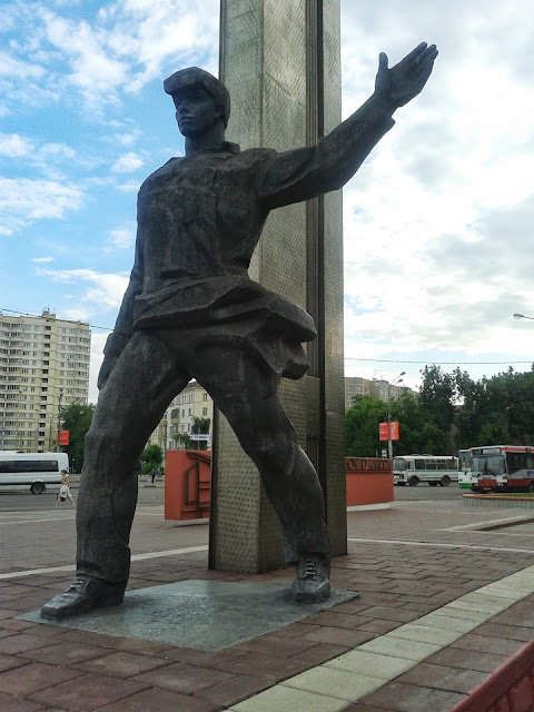 памятник Рабочему на станции Подольск